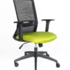 Silla ejecutiva Arla mesh negro con respaldo alto, brazos ajustables y base de cinco puntas con rodajas