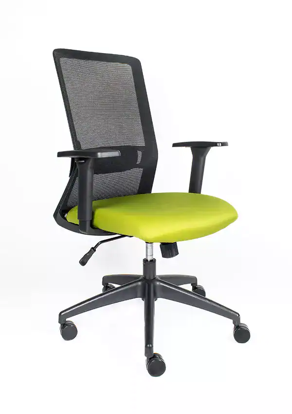 Silla ejecutiva Arla mesh negro con respaldo alto, brazos ajustables y base de cinco puntas con rodajas