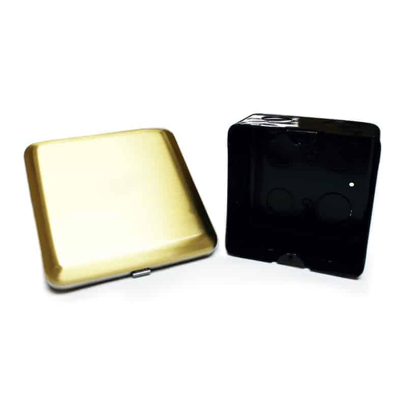 Panel Redleaf con conectores AC, red y HDMI para escritorio