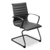 Silla de visita retro en vinipiel negro con estructura negra y base tipo trineo