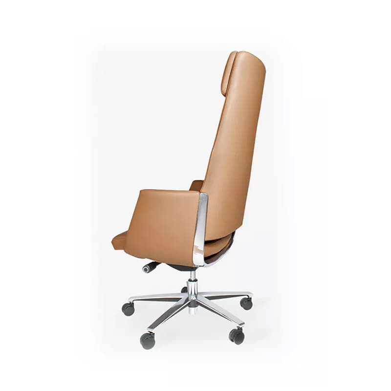 Silla ejecutiva Zenit tapizada en piel con cabecera incluida y base de cinco puntas de aluminio pulido