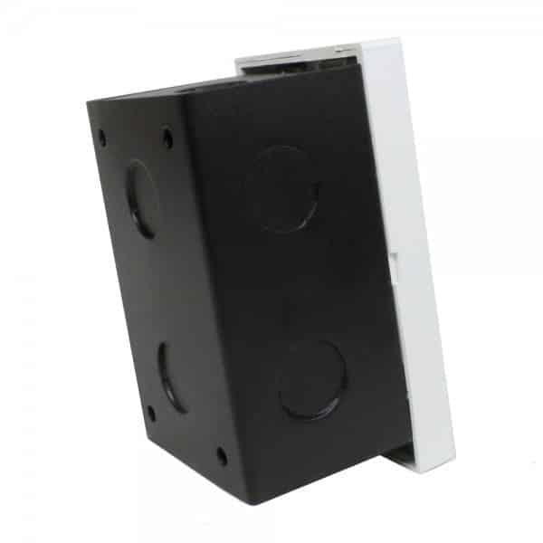 Paquete de audio Redleaf WPK-30A con amplificador y dos bocinas blancas de 4 pulgadas
