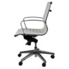 Silla operativa retro en vinipiel blanco con respaldo medio y base de cinco puntas de aluminio pulido