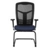Silla de visita RE-1955-OCEAN en malla y tela color Ocean con base tipo trineo negra
