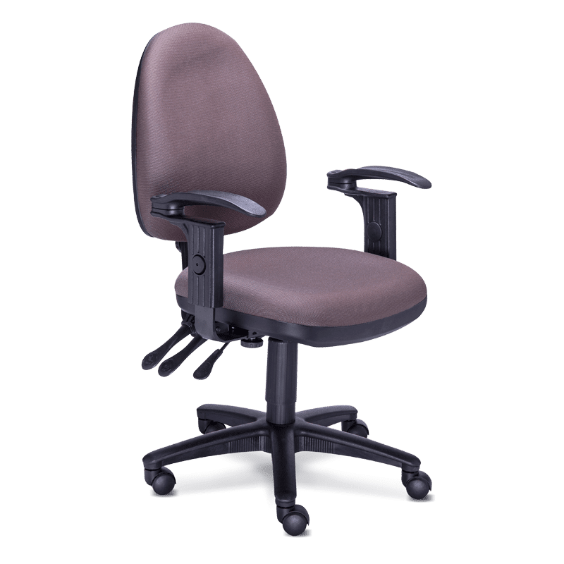 Silla operativa RS-650 tapizada en tela café con brazos y base de 5 puntas